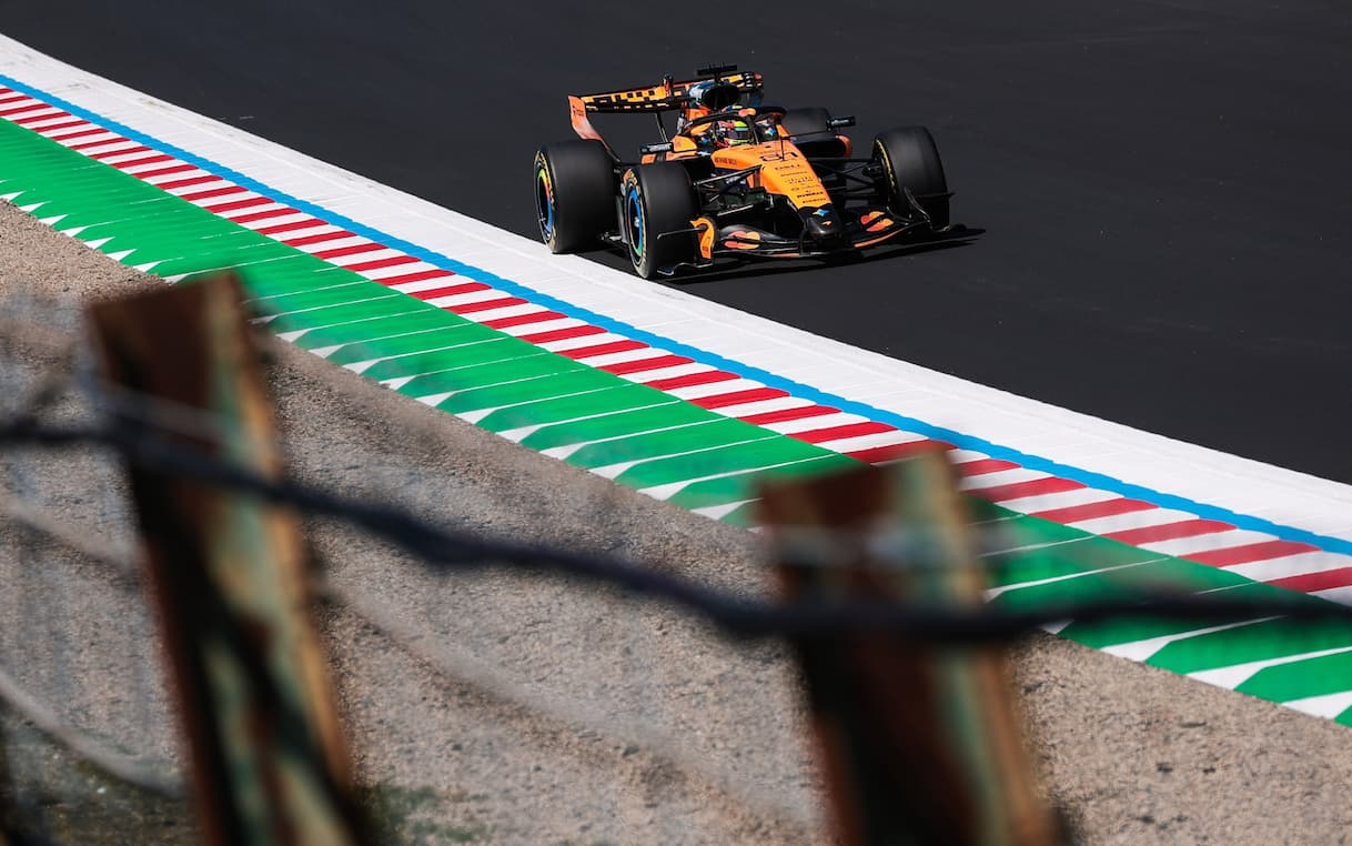 https://sport.sky.it/assets/images/01c36a7f4d42140c8c9f61ed3319b227d4dd7695/skysport/it/motori/formula-1/lgp-detail-page/2026/granpremio-giappone/live/prove-libere-2/ipa_piastri_mclaren_f1_giappone.jpg?im=Resize,width=1218
