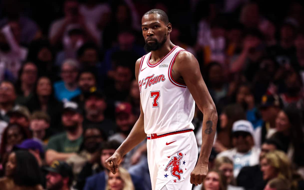 https://sport.sky.it/assets/images/0299393f14102f3e8b27ed0df13b25353f445885/skysport/it/nba/video/2026/02/20/kevin-durant-nba-houston-rockets-video-1075932/durant_houston_rockets_getty.jpg?im=Resize,width=1218