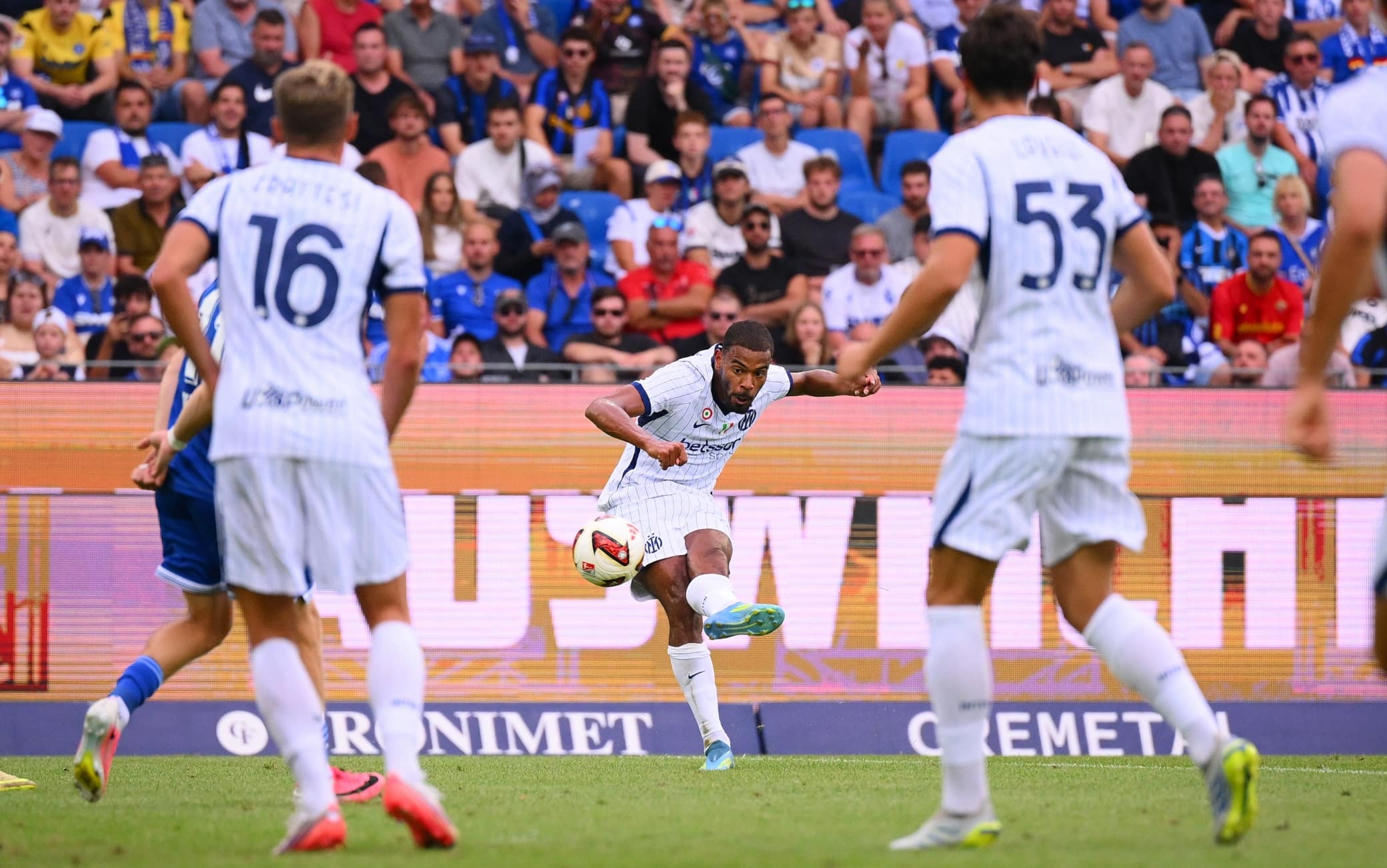 Diouf decide Karlsruher-Inter con due gol nel recupero. VIDEO