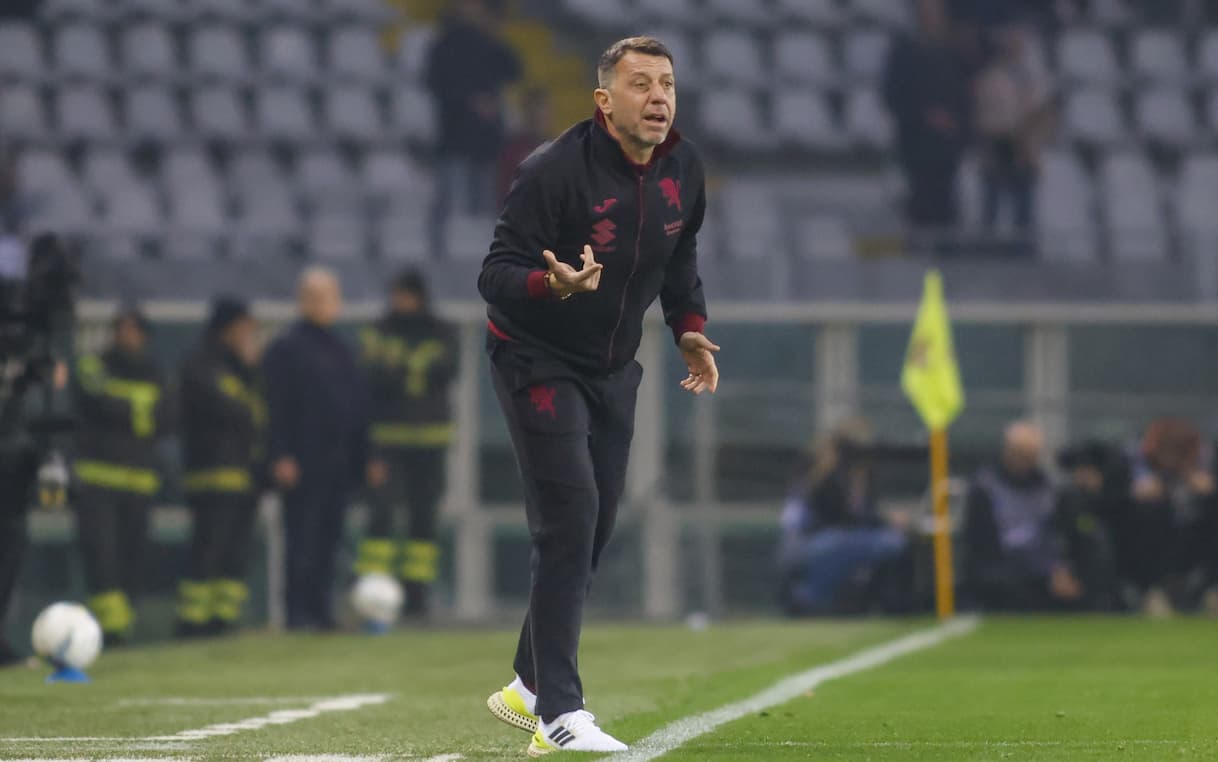 L allenatore D Aversa in panchina