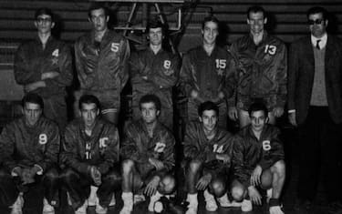 Una delle rarissime foto della Stella Azzurra Roma, qui targata 1974-75 con coach Valerio Bianchini