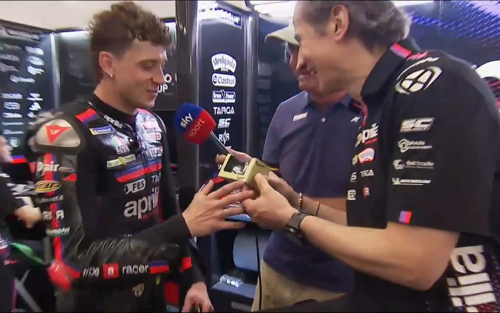 Bezzecchi, altra vittoria e altro regalo da Aprilia: ecco la Vespa, ma questa volta...