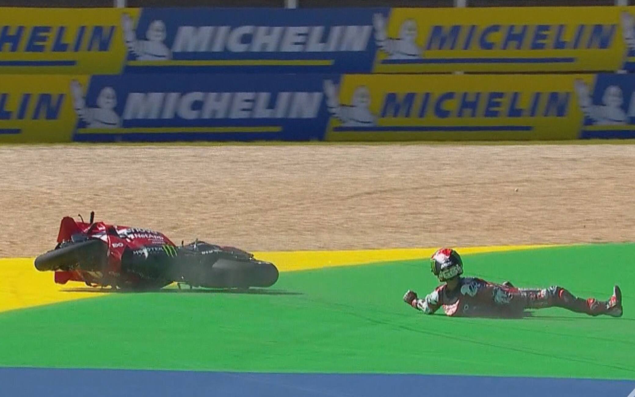Bagnaia, caduta e ritiro nel GP Brasile a Goiania. FOTO-VIDEO