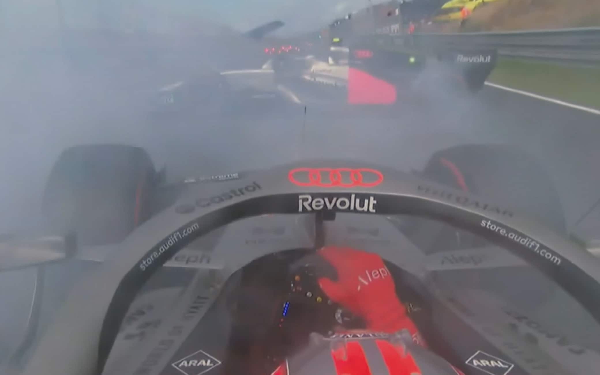 Le Audi rischiano l'incidente, Hulkenberg schiva Bortoleto. VIDEO