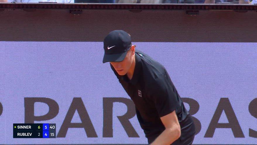 Sinner batte Rublev e vola in semifinale: il matchpoint