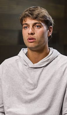 "Mi alleno con Alcaraz, voglio la top 10"