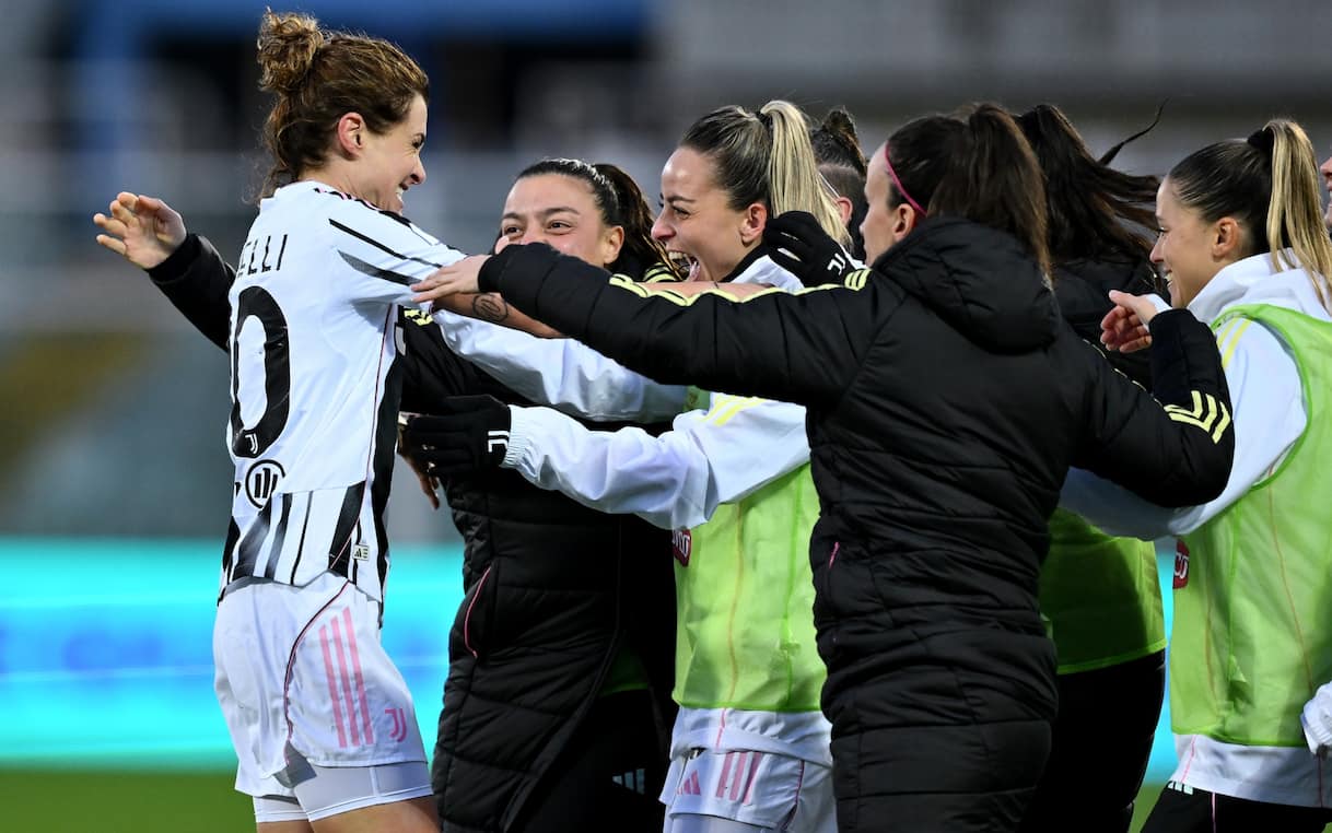 https://sport.sky.it/assets/images/06bf89e14bbd60f1afebfa141806f198902351cb/skysport/it/calcio/femminile/2026/01/11/juventus-roma-supercoppa-femminile-risultato-gol/supercoppa_femminile_getty_COPERTINA.jpg?im=Resize,width=1218