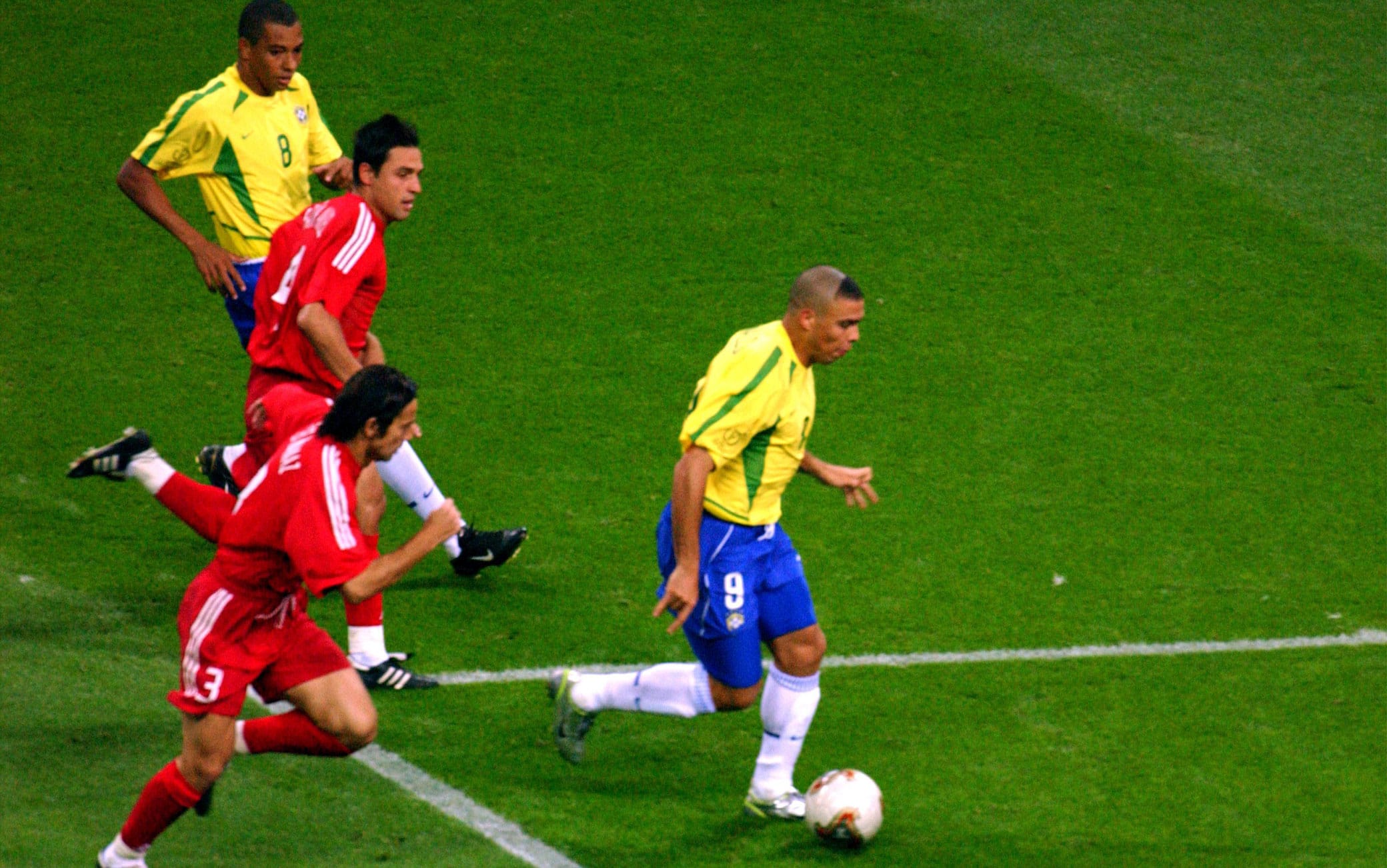 Mondiali di calcio, accadde oggi: il gol di punta di Ronaldo il Fenomeno alla Turchia