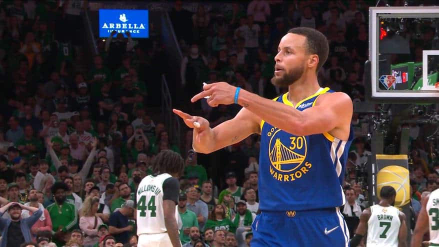 NBA, Steph Curry estende con Golden State fino al 2029