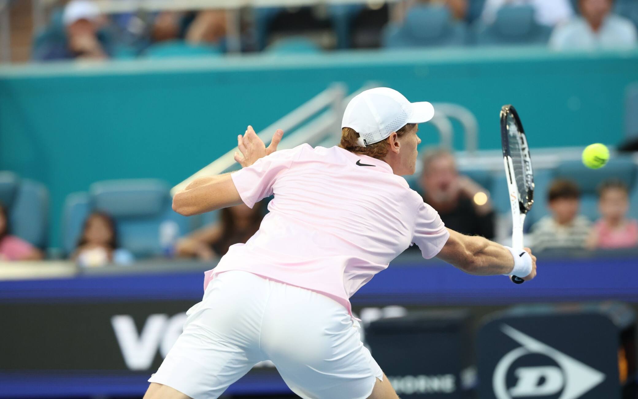 Magico Sinner, volée da urlo contro Zverev all'Atp Miami. VIDEO