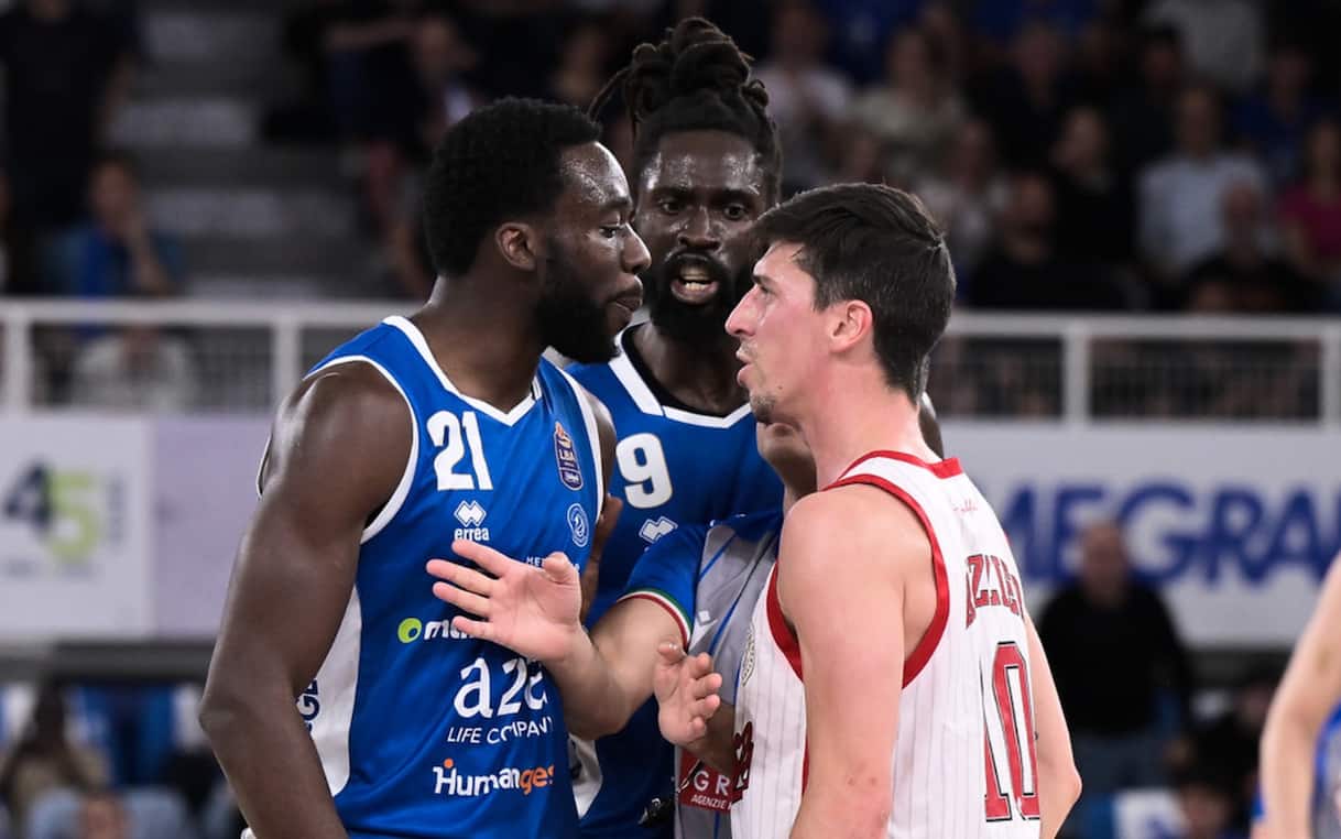 https://sport.sky.it/assets/images/0758ab12f01e5a0ae1a13b65baba342425b9f200/skysport/it/basket/video/2026/05/18/brescia-trieste-basket-rissa-gara-2-1099064/mobio_ruzzier_ciamillo.jpg?im=Resize,width=1218