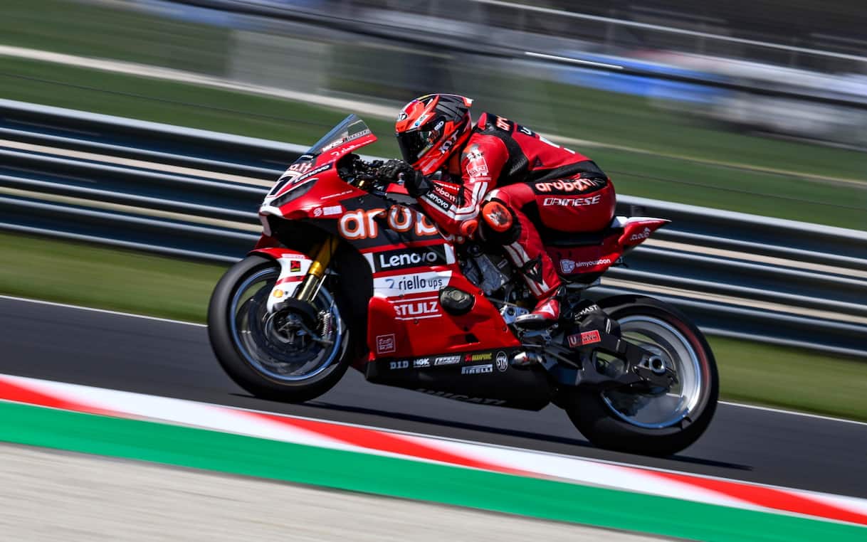 https://sport.sky.it/assets/images/077db682355ade2364faa339a5dad5f8f6c25620/skysport/it/motori/motogp/video/2026/09/06/sbk-round-magny-cours-superpole-race-ultimo-giro-video-1122408/bulega_sbk_ansa.jpg?im=Resize,width=1218