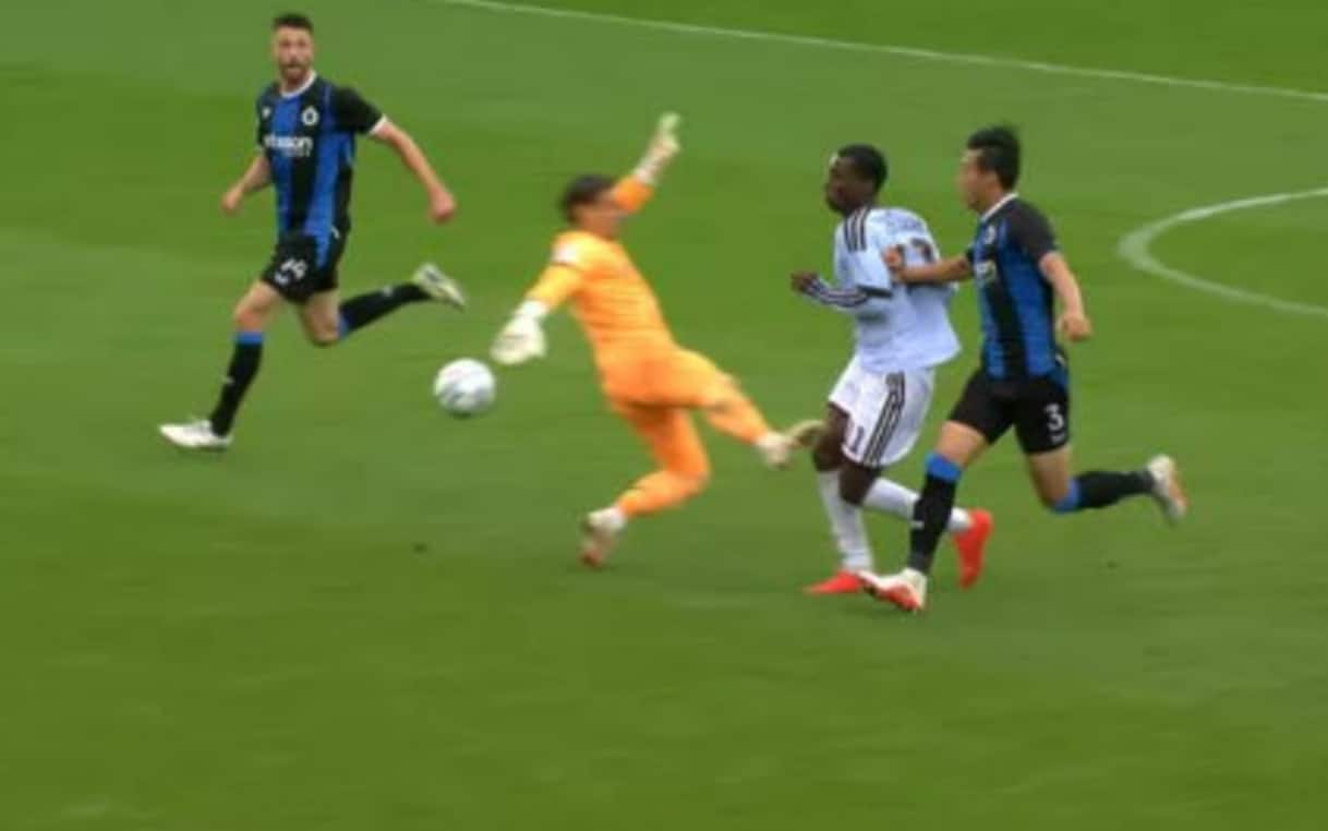 Bruges-Aston Villa, il capitombolo di Sommer: un errore fatale decide la sfida