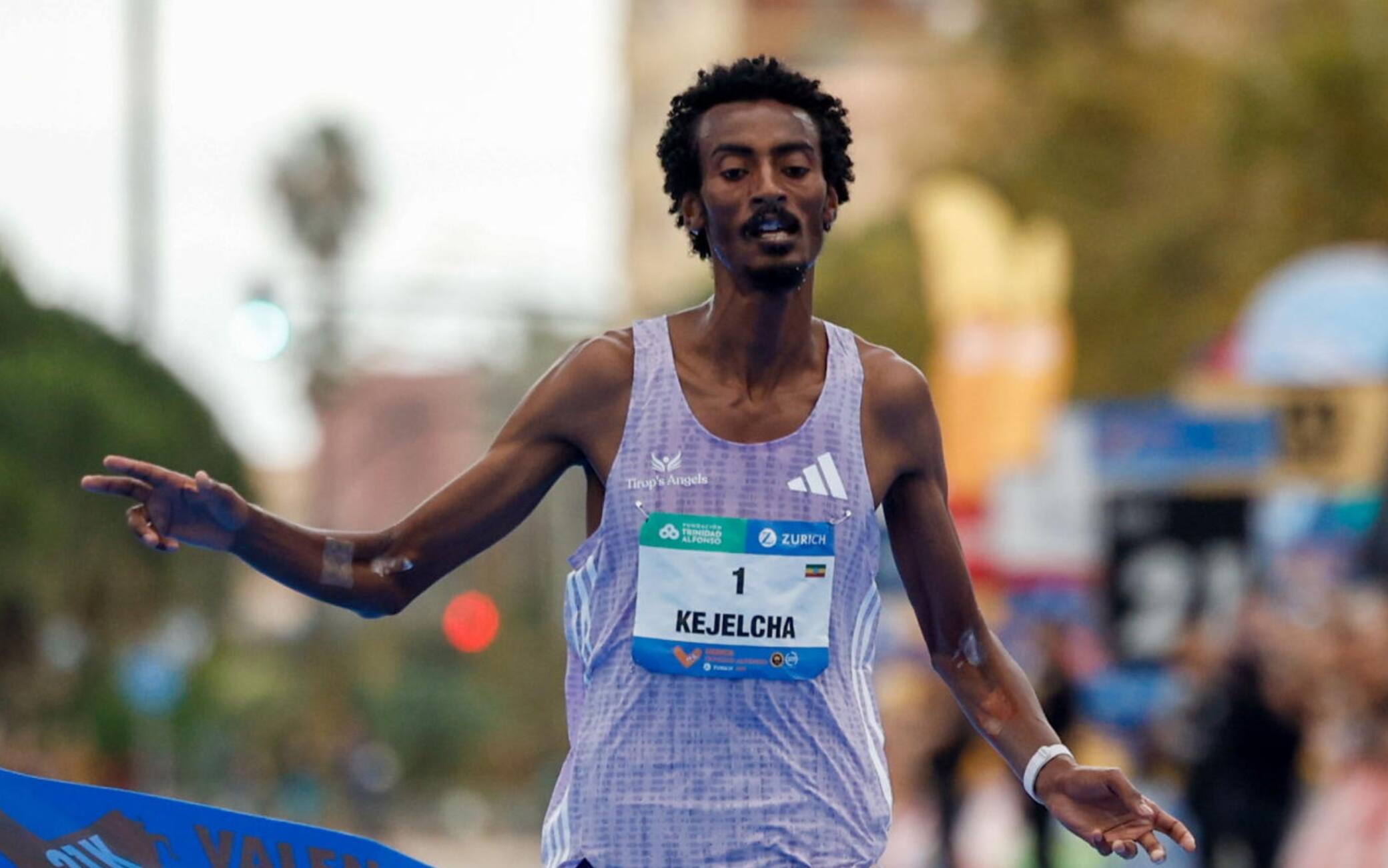 Kejelcha stabilisce il nuovo record del mondo della mezza maratona in 56:51'