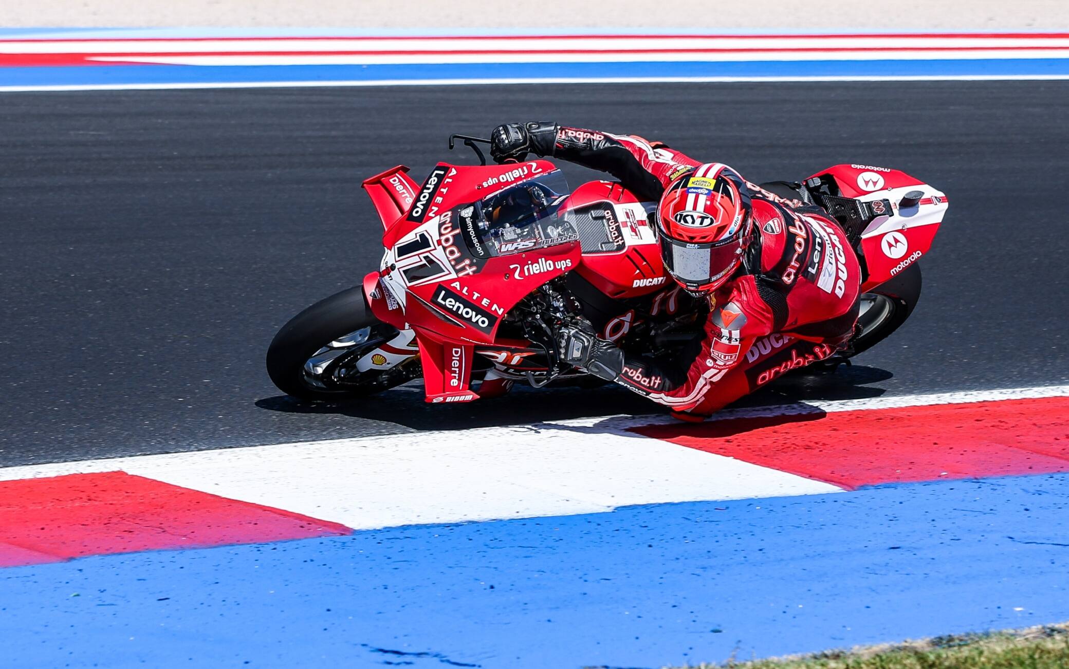 Superbike a Misano, Bulega da record nella Superpole: alle 15.30 Gara 1 su Sky Sport
