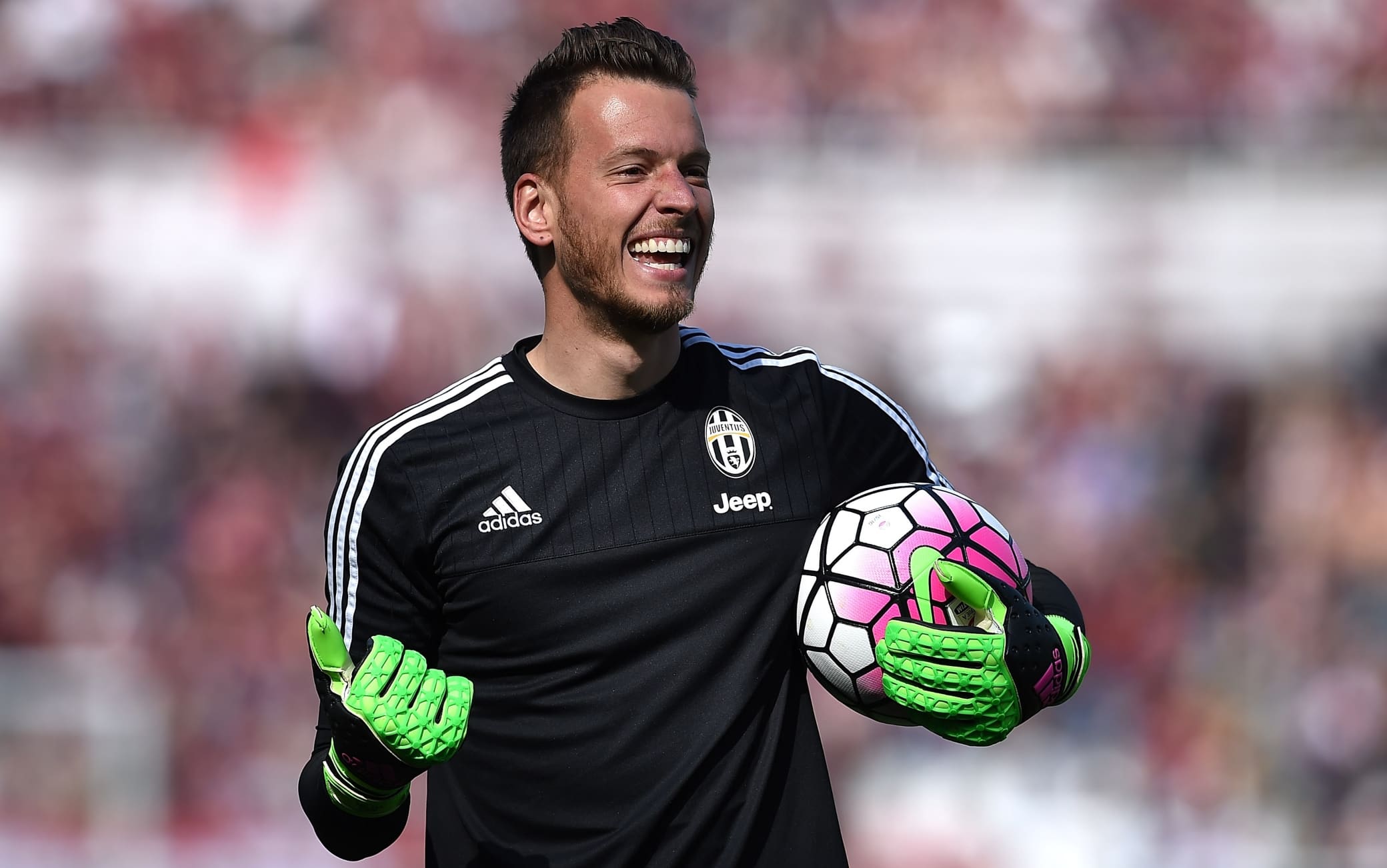 Juventus, torna Neto: atteso domenica in Italia per le visite mediche