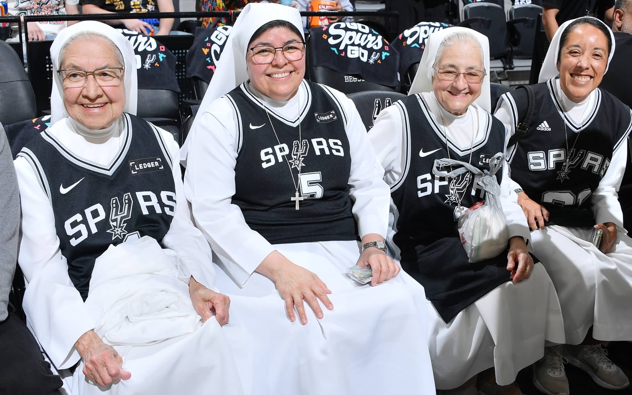 Playoff NBA, i San Antonio Spurs hanno dalla loro parte anche le suore