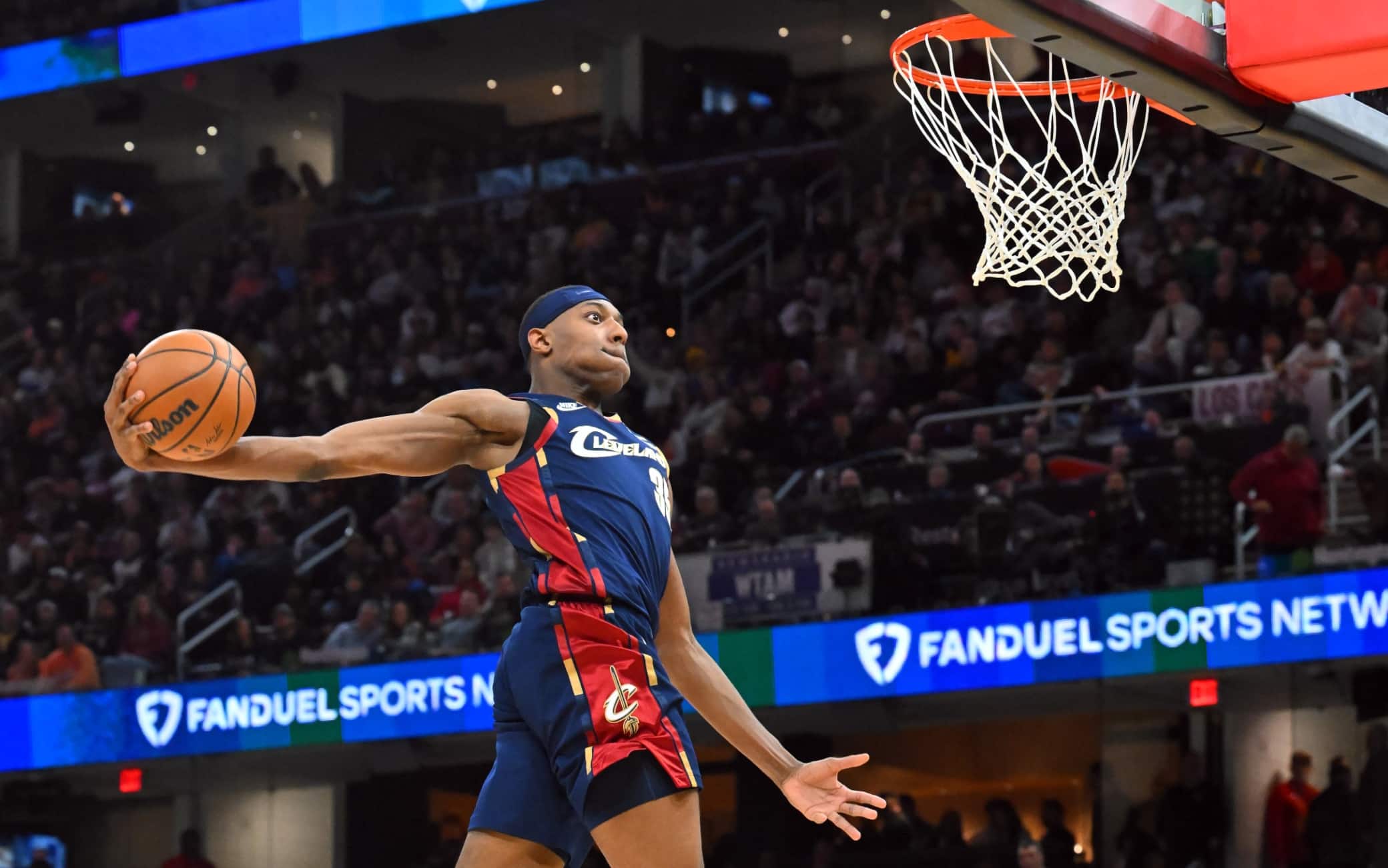 NBA, i Lakers si distraggono e Nae'Qwan Tomlin si presenta così: il meglio della notte 