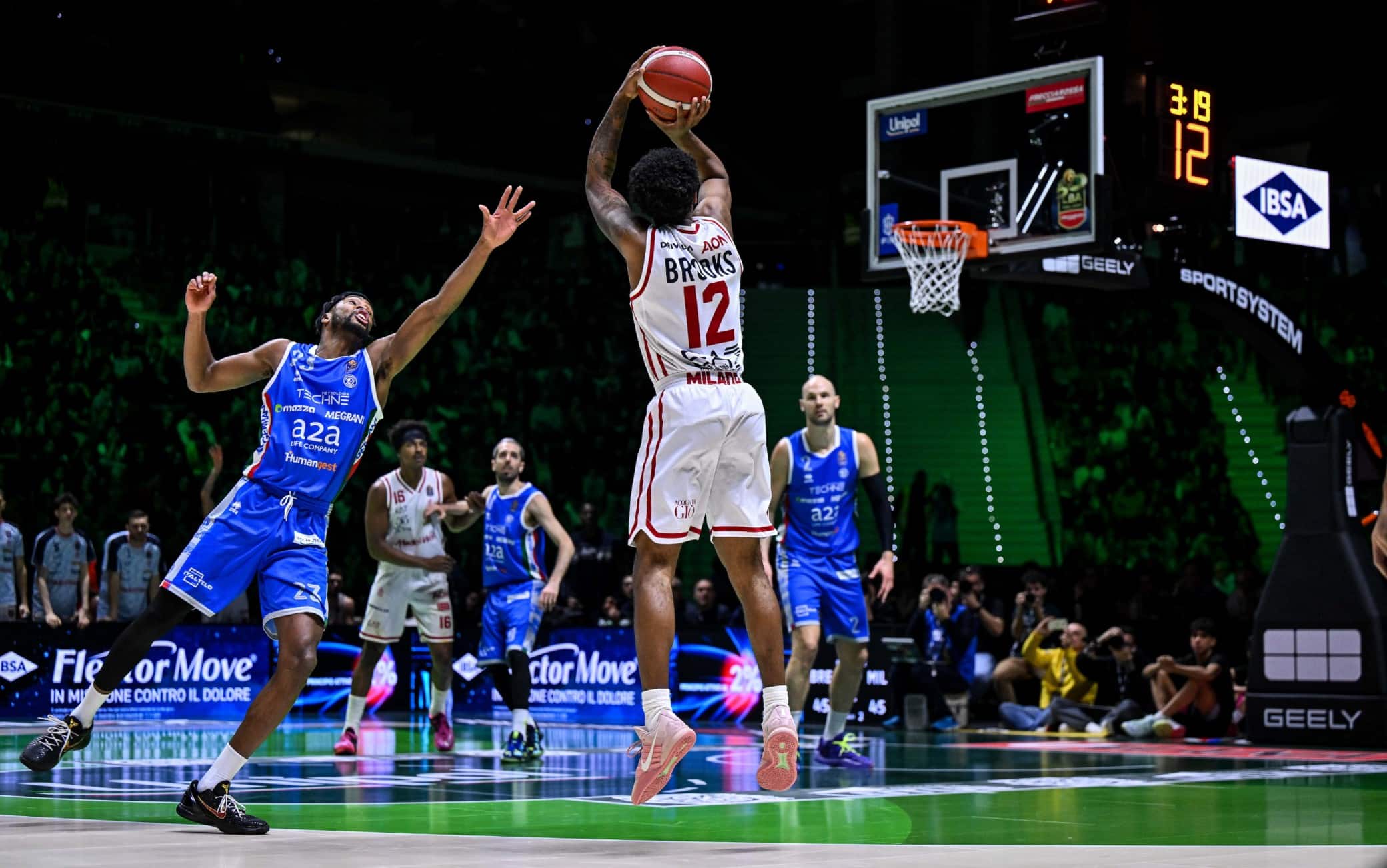 Coppa Italia, Armoni Brooks rovente: le sue 5 triple contro Brescia. VIDEO