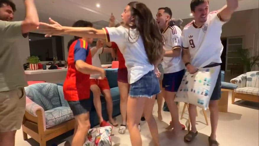 Marc Marquez, l'esultanza per la Spagna campione ai Mondiali