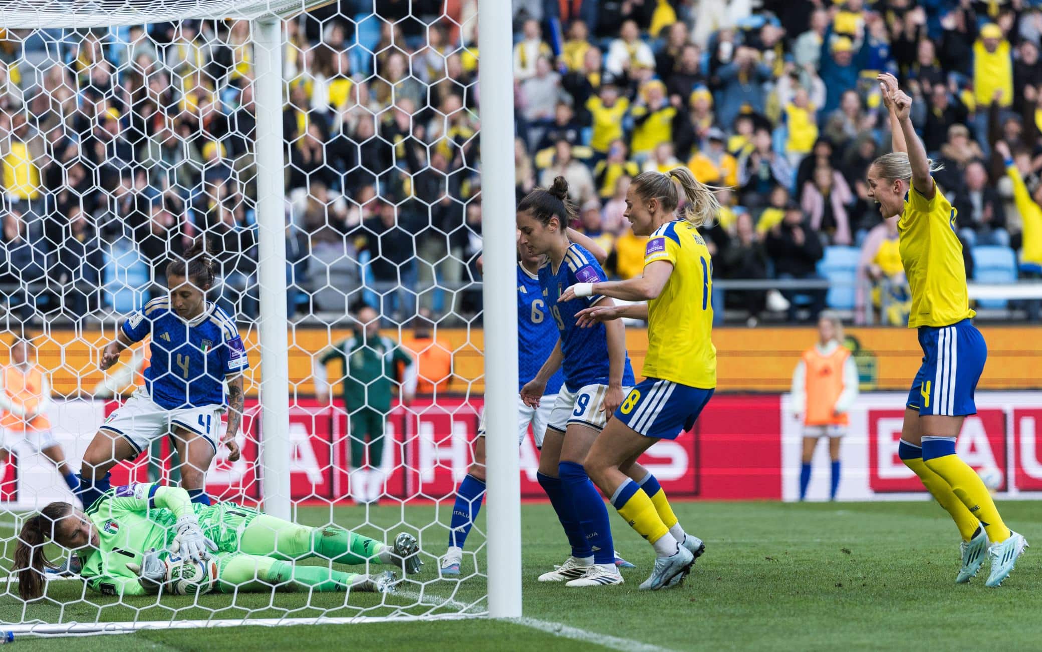 Svezia-Italia 2-2, cronaca e tabellino: Azzurre rimontate, vanno ai playoff mondiali