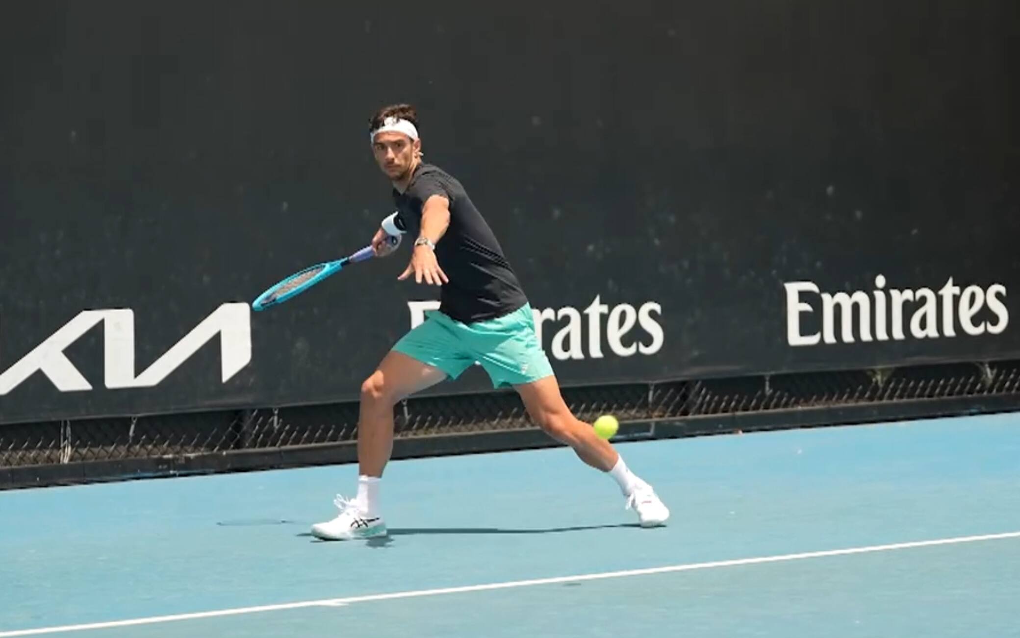 Musetti si prepara al derby con Sonego agli Australian Open: l'allenamento