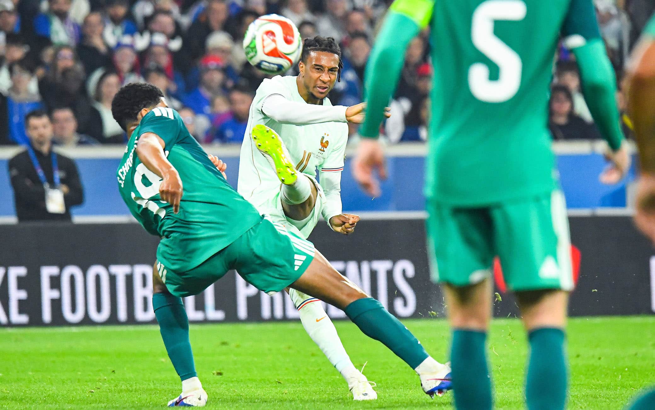 Francia-Irlanda del Nord, Olise da applausi: il gol del 3-1 è meraviglioso