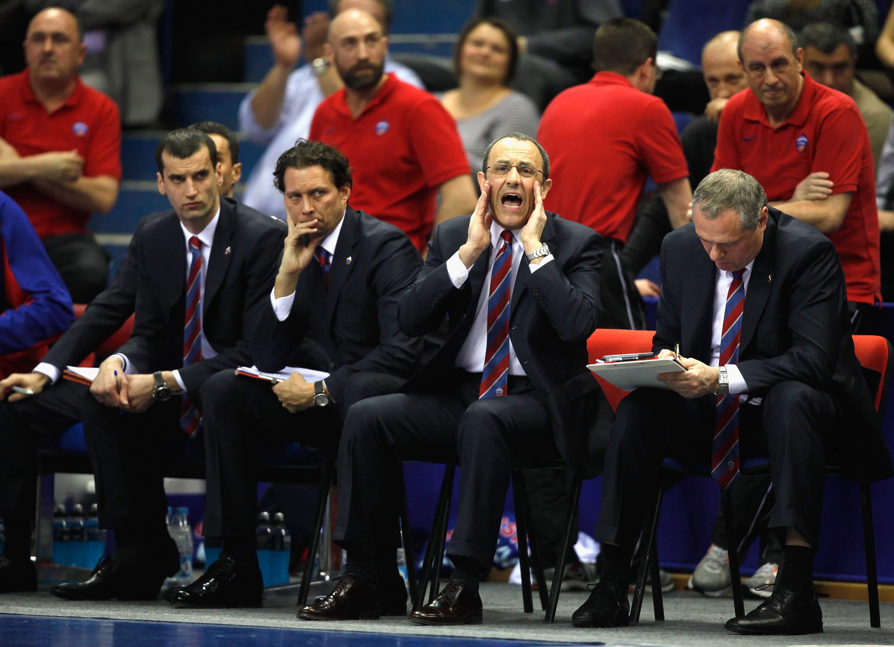 Ettore Messina e Quin Snyder sulla panchina del CSKA Mosca nel 2012-13