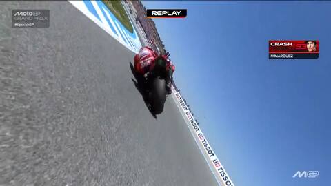 Marc Marquez, caduta durante la gara di MotoGP a Jerez