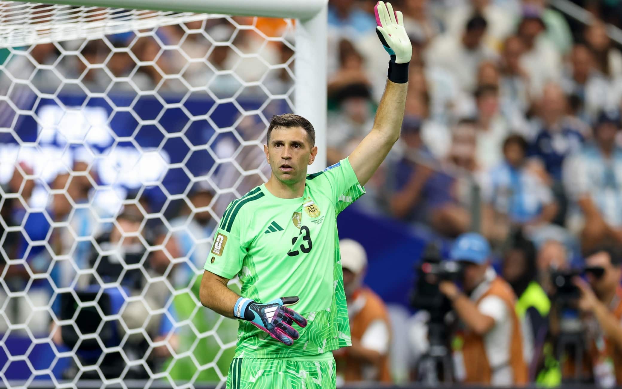 La Juventus non molla la pista Dibu Martinez: ma la richiesta dell'Aston Villa è alta