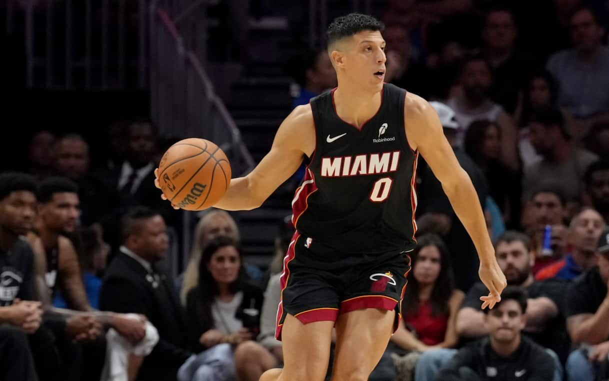 https://sport.sky.it/assets/images/0ee2a3e698e1ef568c9bb95dd45653aca1c66a67/skysport/it/nba/video/2026/01/11/fontecchio-nba-miami-heat-video-1065208/Simone_Fontecchio_Getty_Miami_Heat.jpg?im=Resize,width=1218