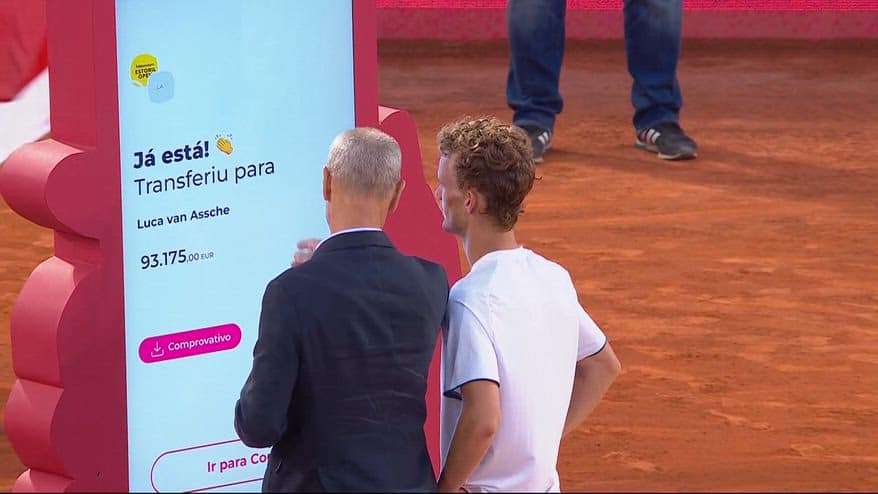 Van Assche vince a Estoril: pagato con bonifico istantaneo!