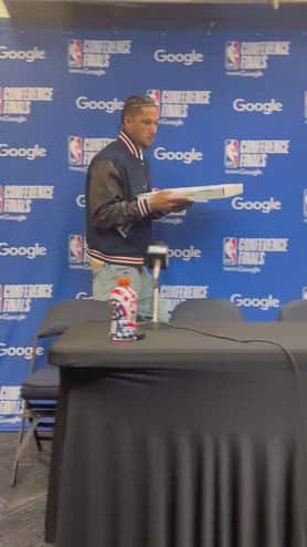 NBA, Hart festeggia la vittoria con la pizza in sala stampa