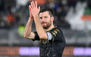 Pier Luigi Penzo stadium, Venice, Italy, December 11, 2021, the captain of Venezia FC Marco Modolo greet supporters after the match  during  Venezia FC vs Juventus FC - italian soccer Serie A match