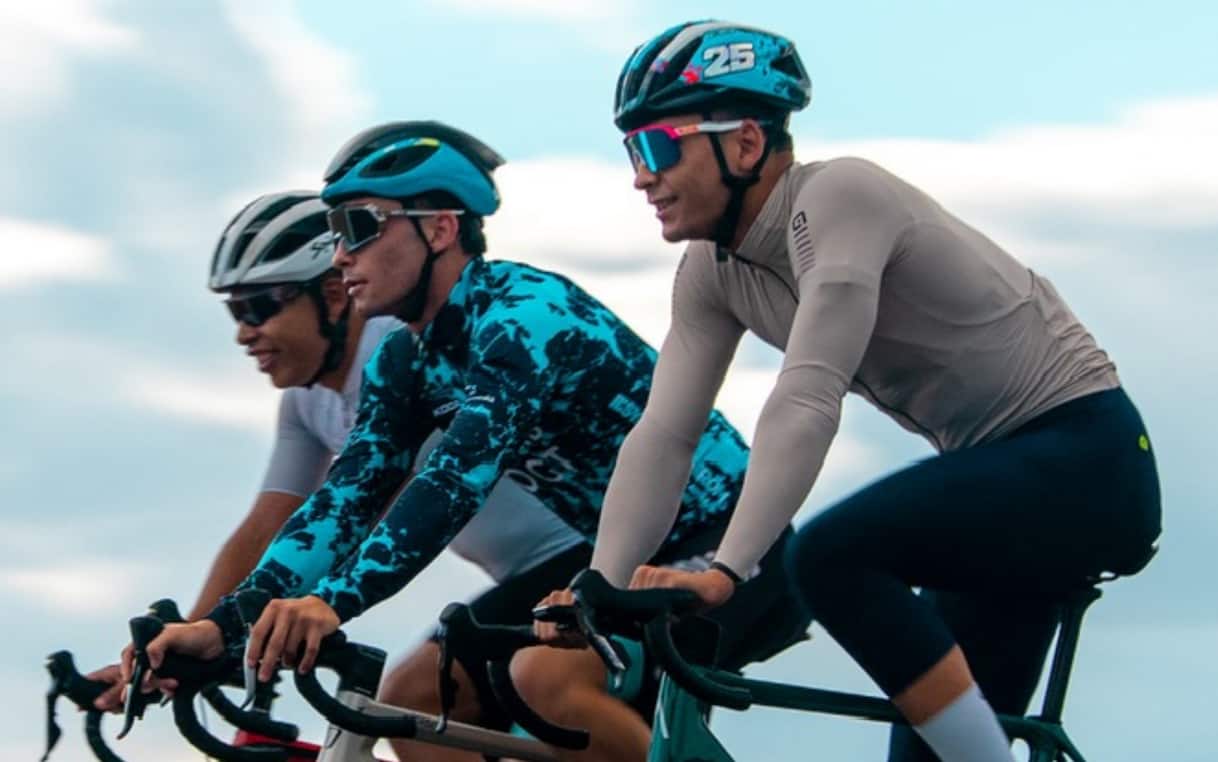 https://sport.sky.it/assets/images/0fe053880755590330f82c713f69b401723c7f9c/skysport/it/motori/motogp/video/2026/08/06/raul-fernandez-rinnovo-aprilia-trackhouse-intervista-1116296/fernandez_bici_social.jpg?im=Resize,width=1218