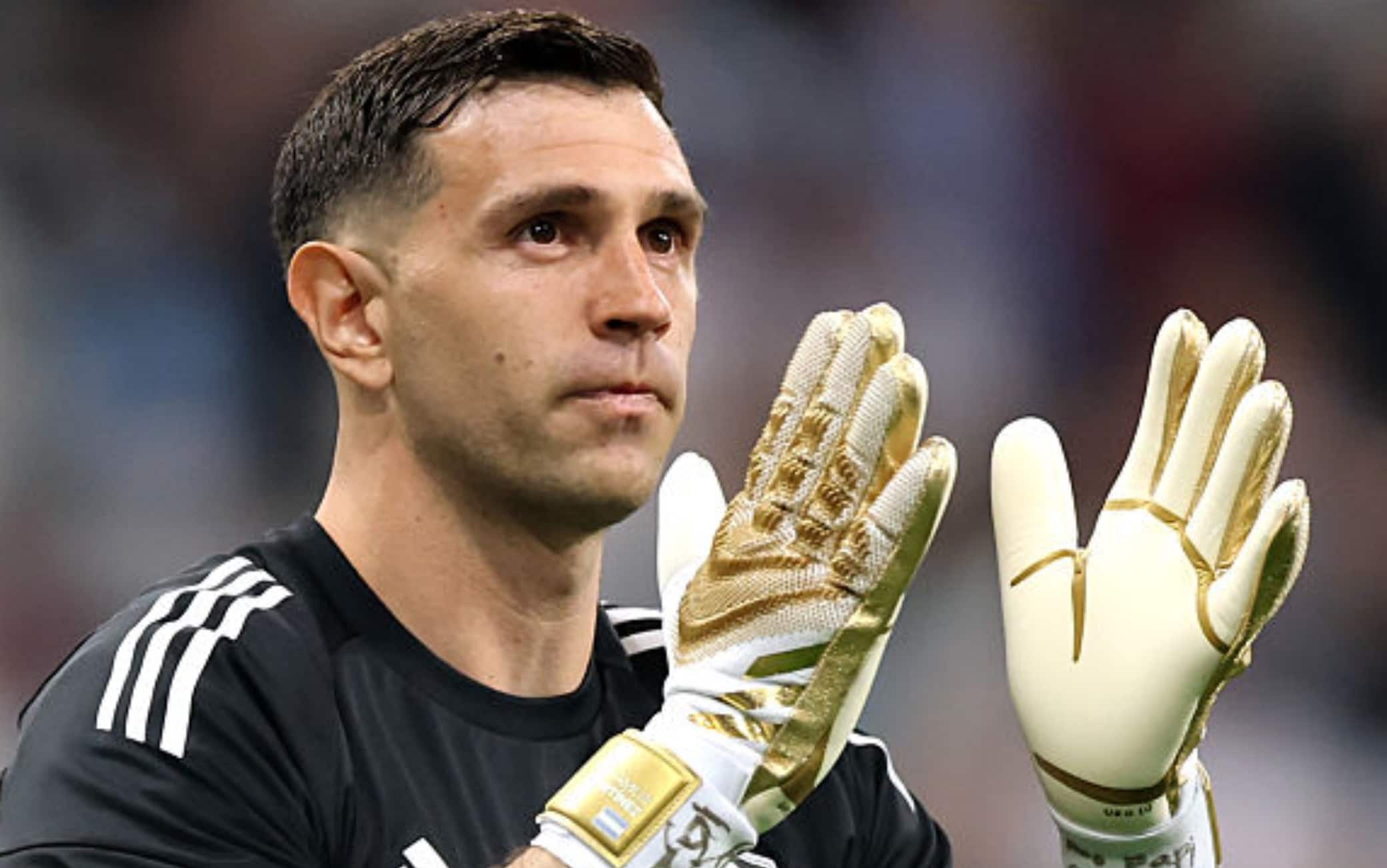 Juventus-Dibu Martinez, contatti con l'Aston Villa: operazione che resta difficile