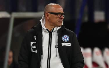epa12532413 Slovakia head coach Francesco Calzona reacts during the FIFA World Cup 26 UEFA qualifier between Germany and Slovakia in Leipzig, Germany, 17 November 2025.  EPA/FILIP SINGER