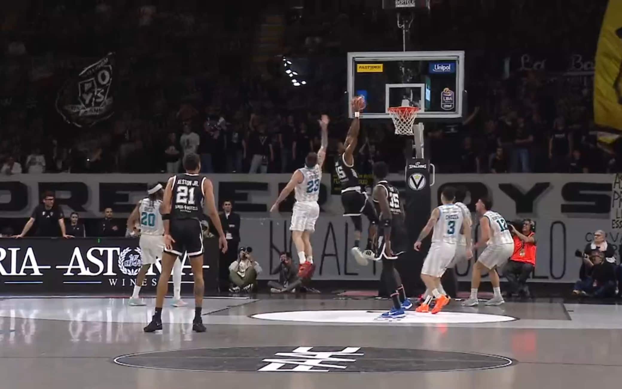 Serie A, Virtus Bologna da cinema: Diouf per la schiacciata di Akele. VIDEO