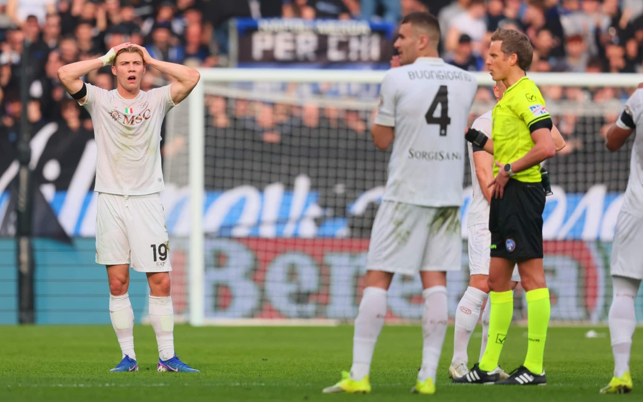 Atalanta-Napoli, Manna furioso: "Il gol che ci hanno annullato è imbarazzante"