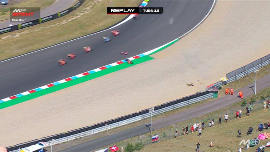 Sprint Brno, Moreira e Vinales cadono nella stessa curva