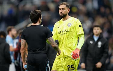 EDITORIAL USE ONLY No use with unauthorised audio, video, data, fixture lists (outside the EU), club/league logos or "live" services. Online in-match use limited to 45 images (+15 in extra time). No use to emulate moving images. No use in betting, games or single club/league/player publications/services.Mandatory Credit: Photo by Craig Cowan/ProSports/Shutterstock (15876060ck)Sandro Tonali of Newcastle United and Gianluigi Donnarumma of Manchester City shake hands at full time during the Premier League match between Newcastle United and Manchester City at St. James's Park, NewcastleNewcastle United v Manchester City, Premier League - 22 Nov 2025