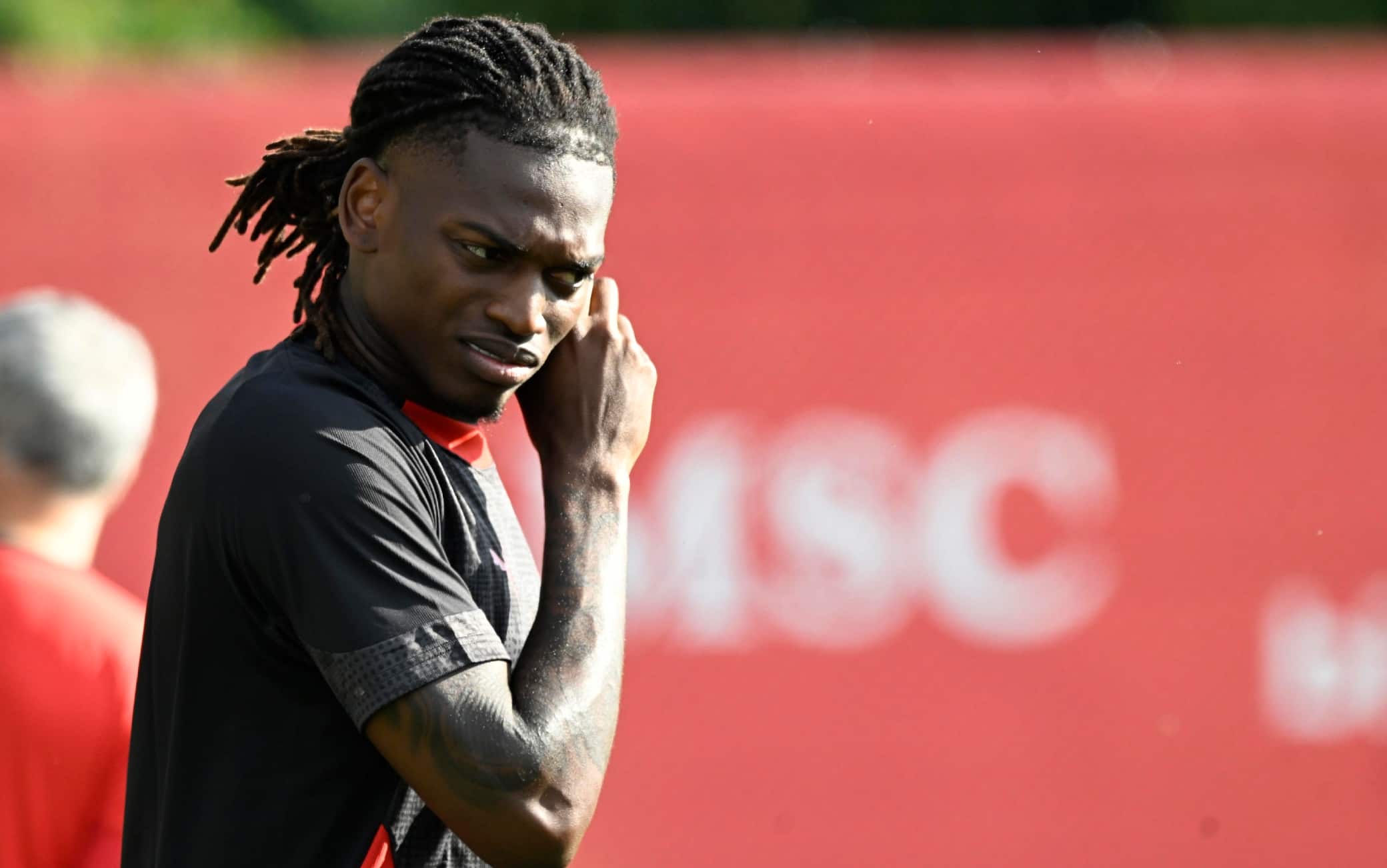 Milan, lo sfogo di Leao: "Ho giocato infortunato e in un ruolo non mio"