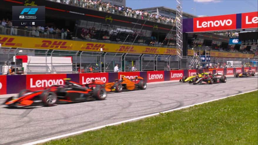F2, GP Austria: incidente al 1° giro, fuori 6 macchine