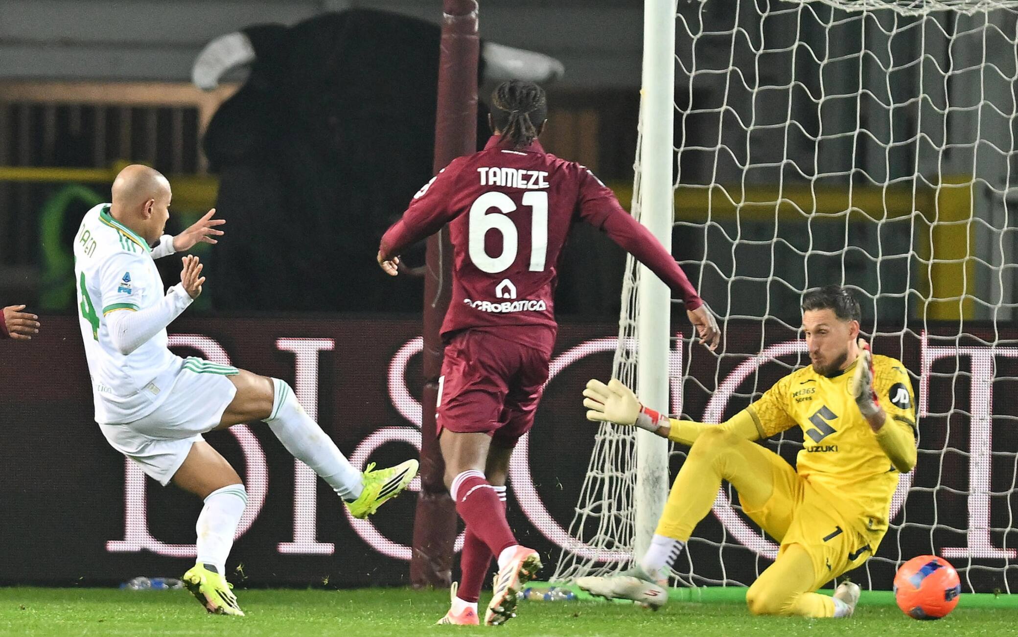 Malen, gol all'esordio in Torino-Roma. VIDEO