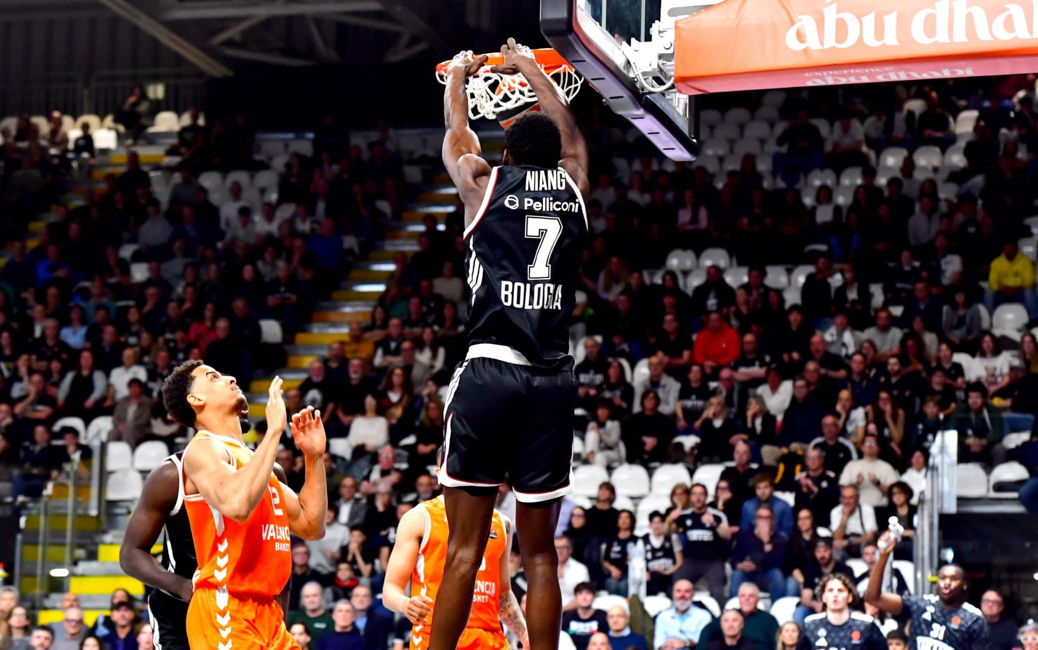 Eurolega, Saliou Niang "Airlines": che schiacciata in alley-oop. VIDEO
