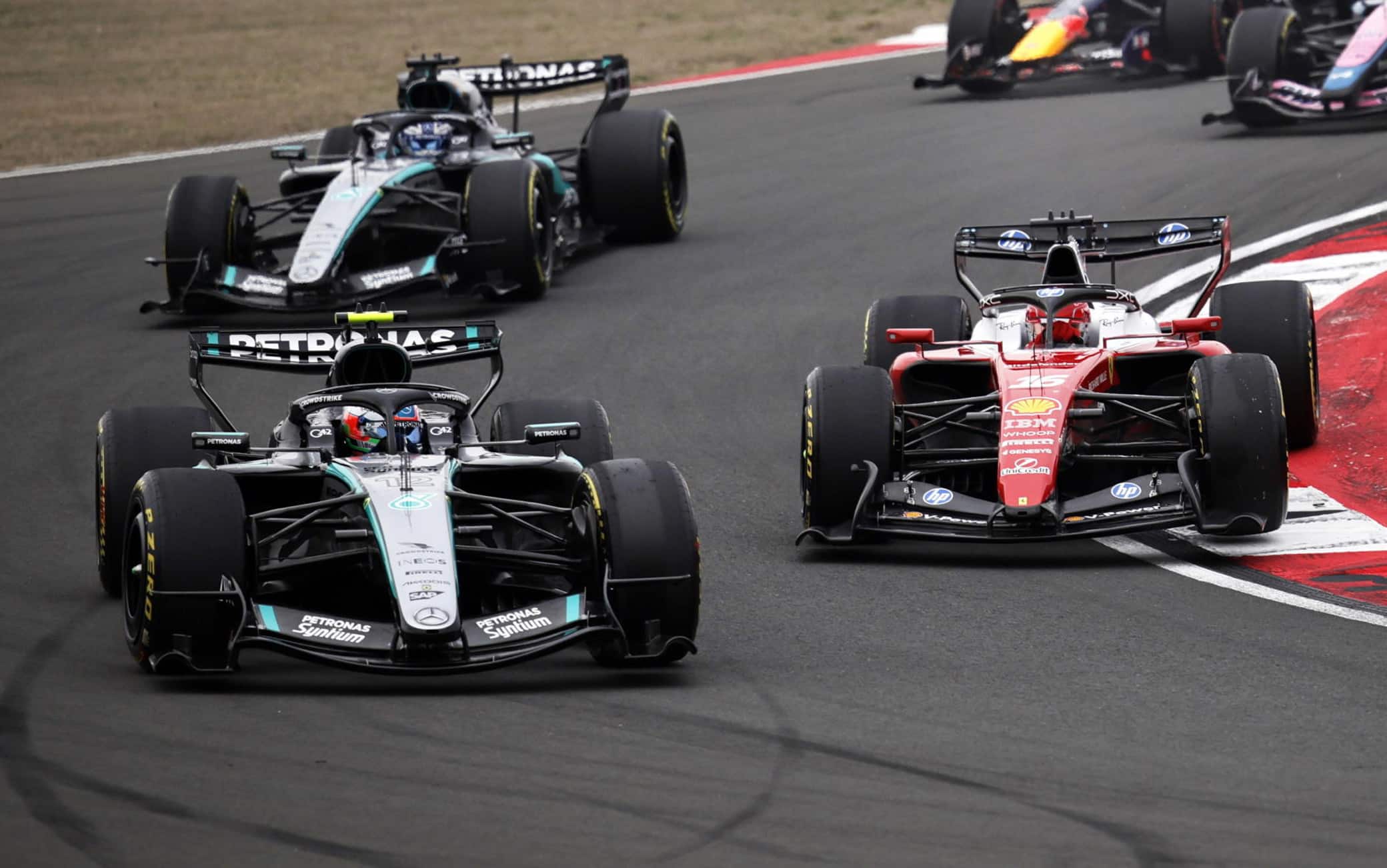 F1, chi ha guadagnato più posizioni al primo giro? Leclerc e Hamilton fuori dalla top 5