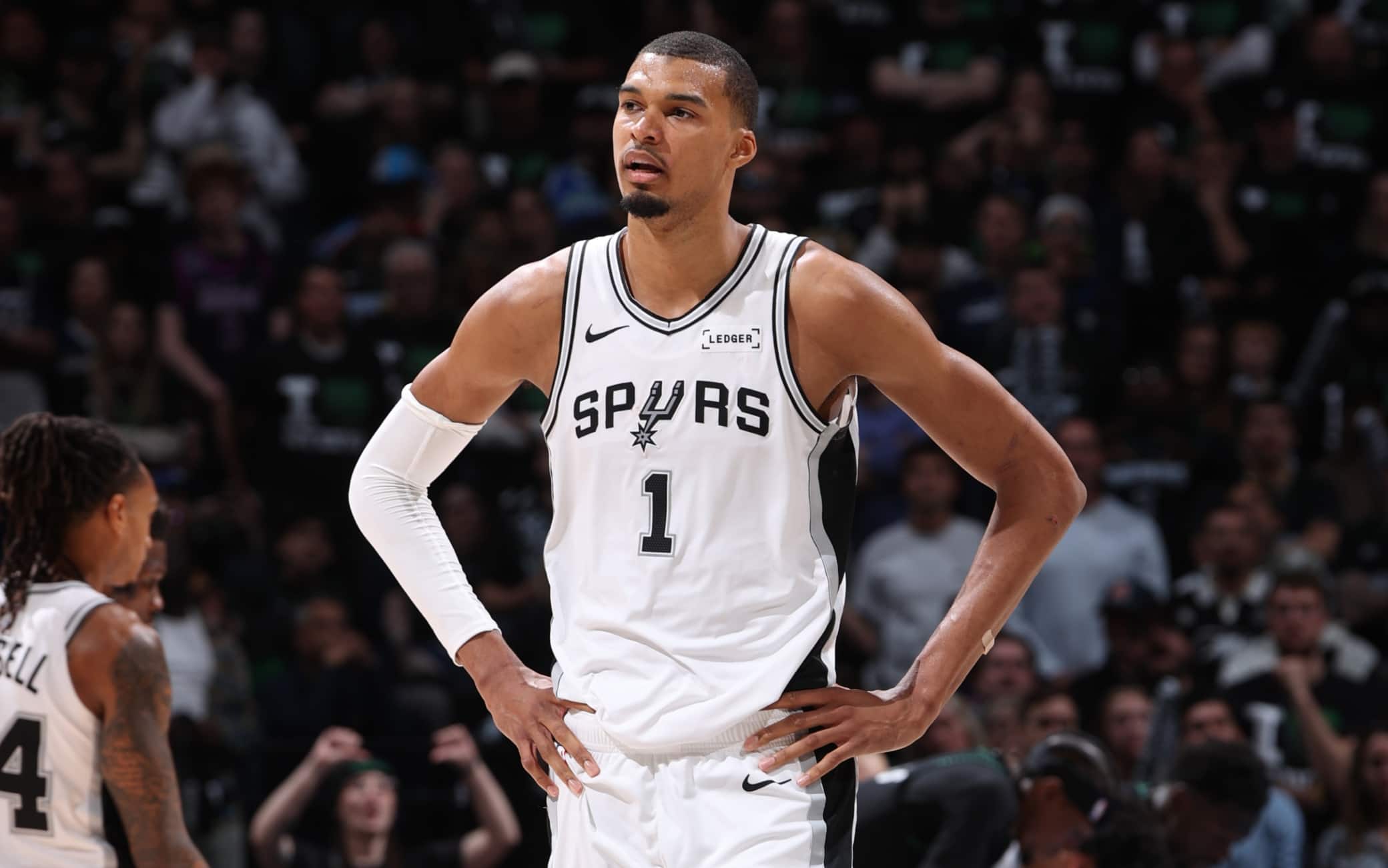 NBA, Wembanyama evita la stampa dopo gara-5 e viene ammonito dalla lega