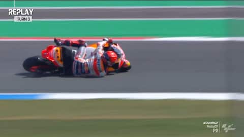 Marquez, caduta nelle prove libere di Assen: 'La costola mi fa male ...