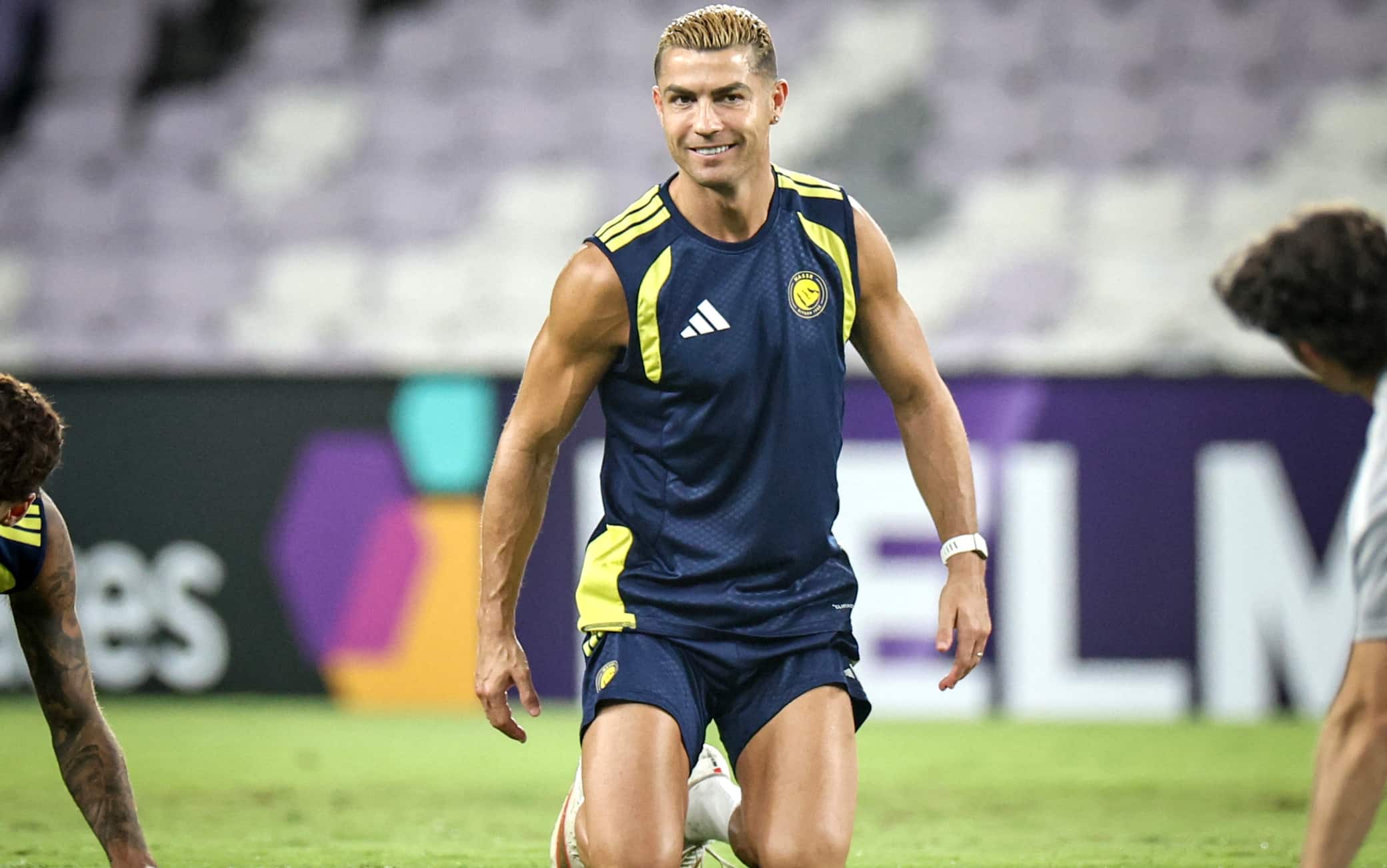 Cristiano Ronaldo si allena con l'Al-Nassr: torna il sorriso dopo il caso Portogallo. FOTO