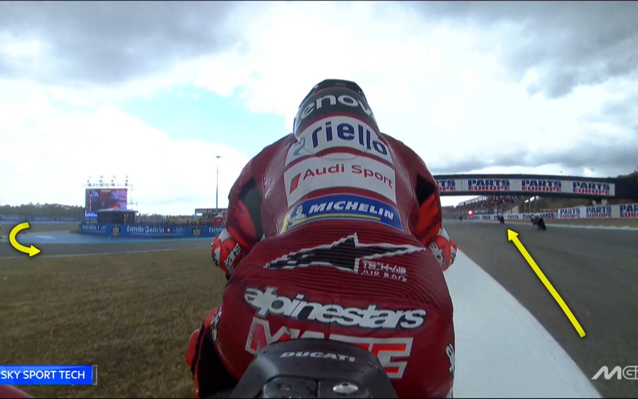Marc Marquez, oggi il rientro ai box passando sull'erba: manovra giudicata regolare